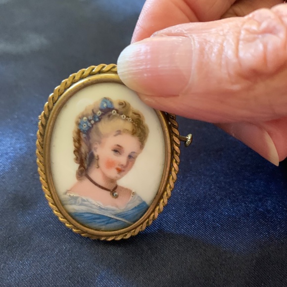 Limoges broach - Picture 2 of 3